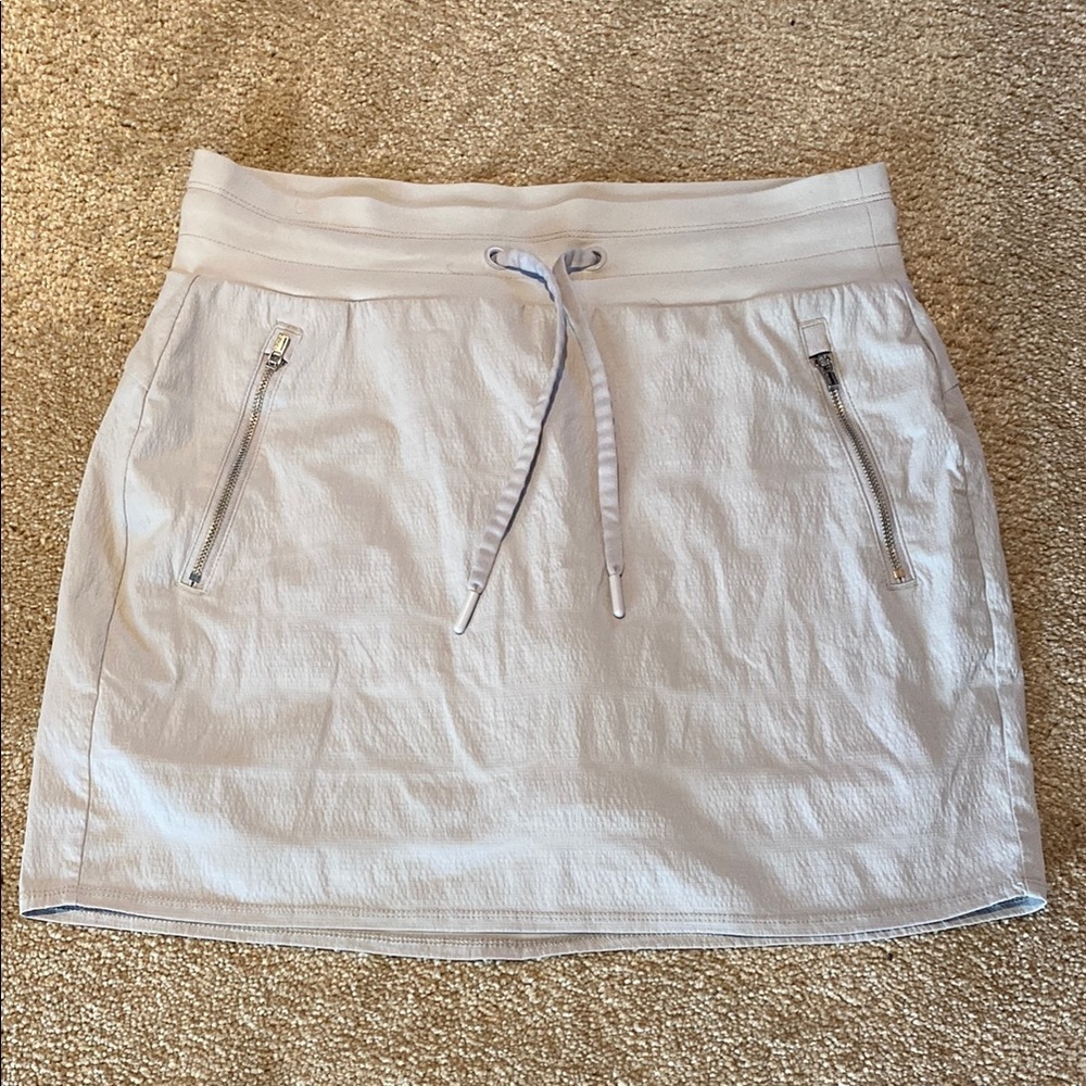 Athleta Trekkie North Galactic Skirt Skort Gray Silver Size 4